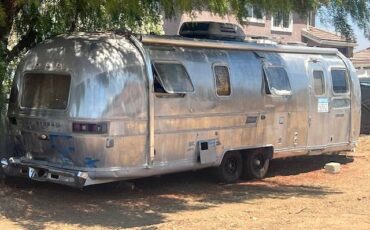 Airstream-sovereign-1976-silver-6