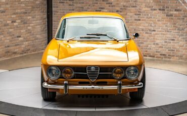 Alfa-Romeo-GTV-1750-1971-Coupe-1