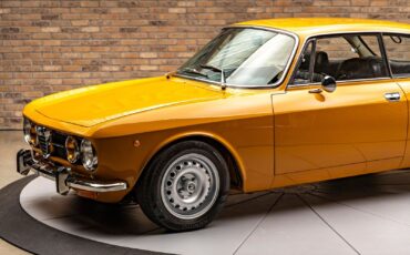 Alfa-Romeo-GTV-1750-1971-Coupe-10