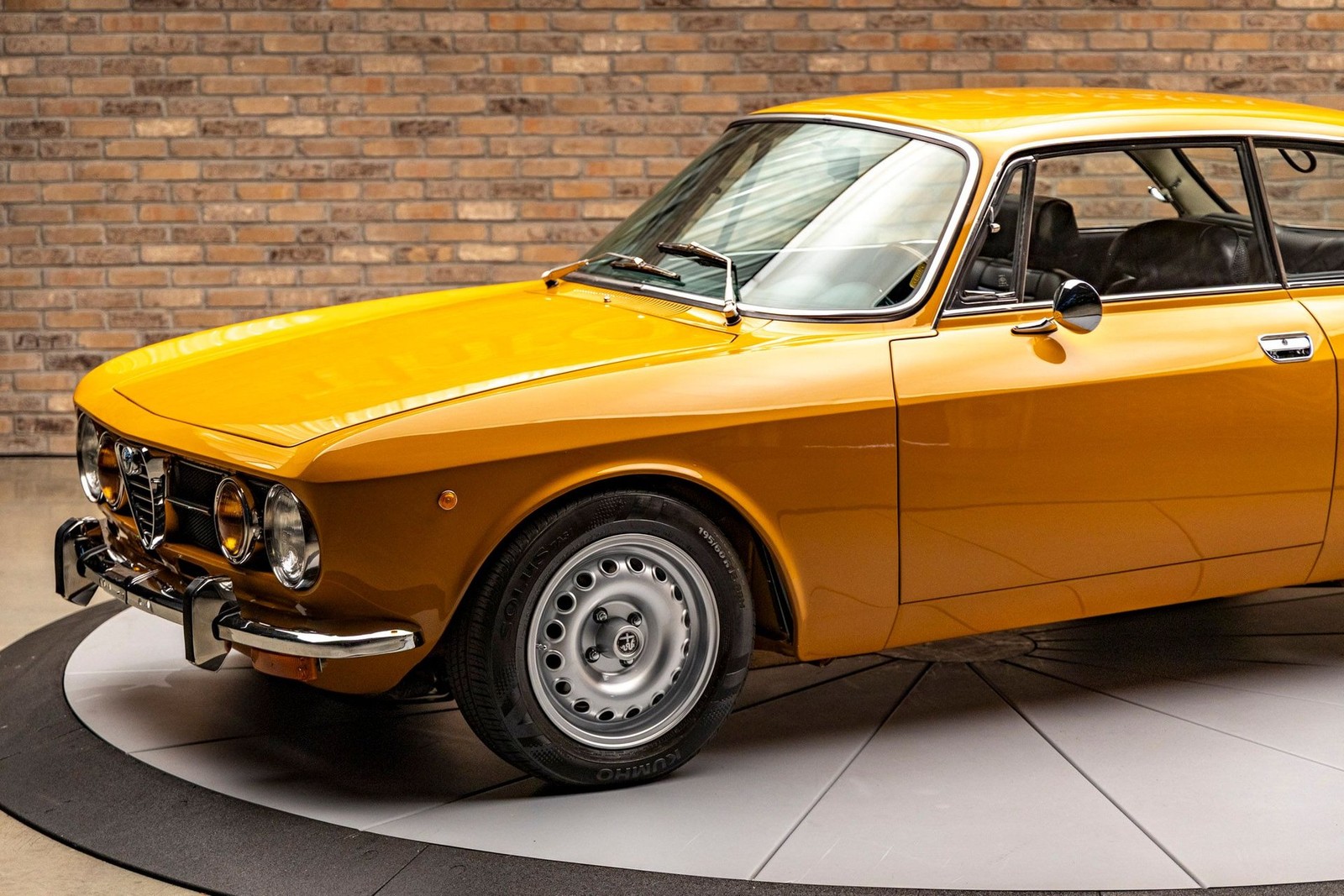 Alfa-Romeo-GTV-1750-1971-Coupe-10