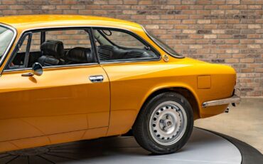 Alfa-Romeo-GTV-1750-1971-Coupe-11