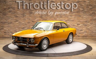 Alfa-Romeo-GTV-1750-1971-Coupe-2