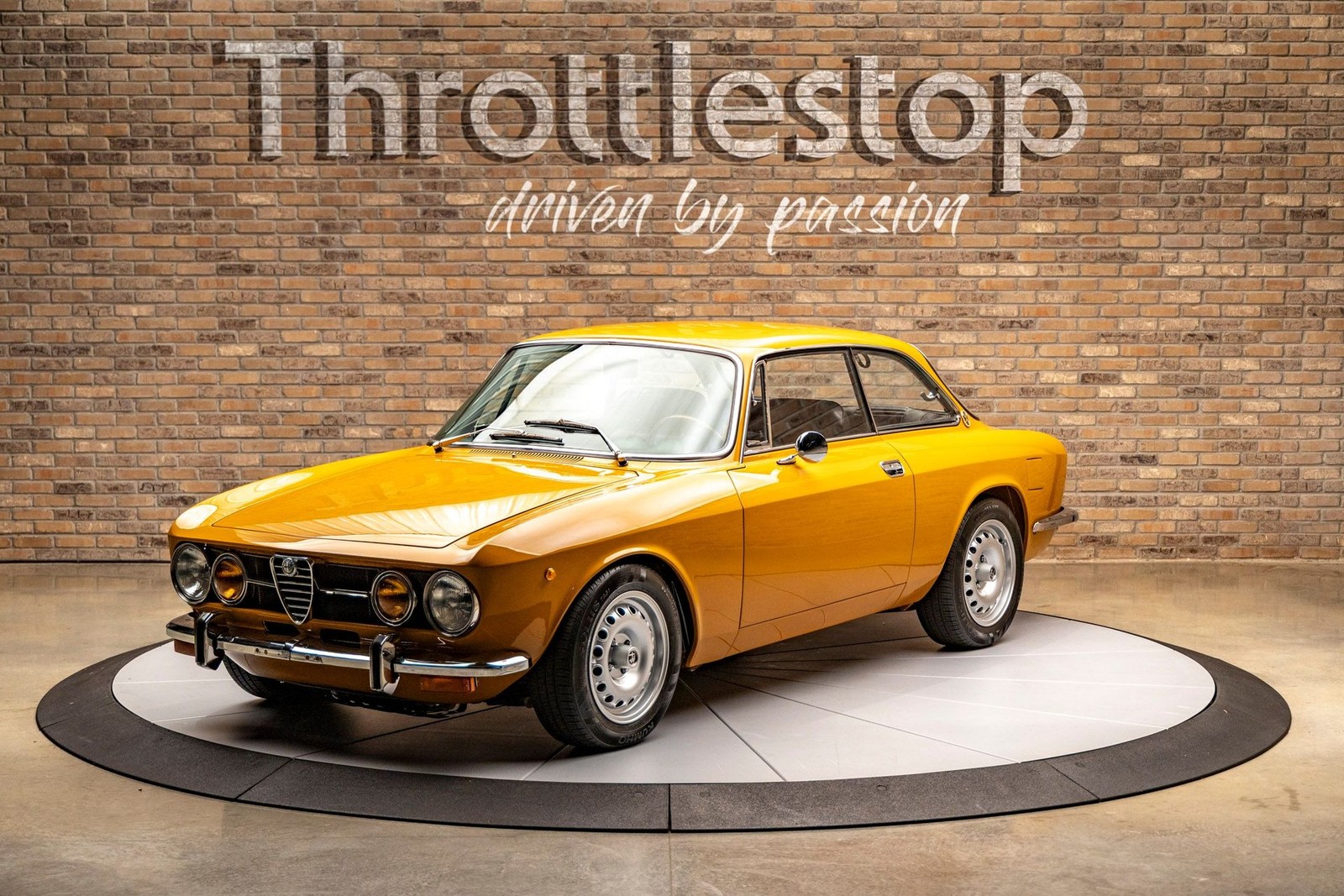 Alfa-Romeo-GTV-1750-1971-Coupe-2