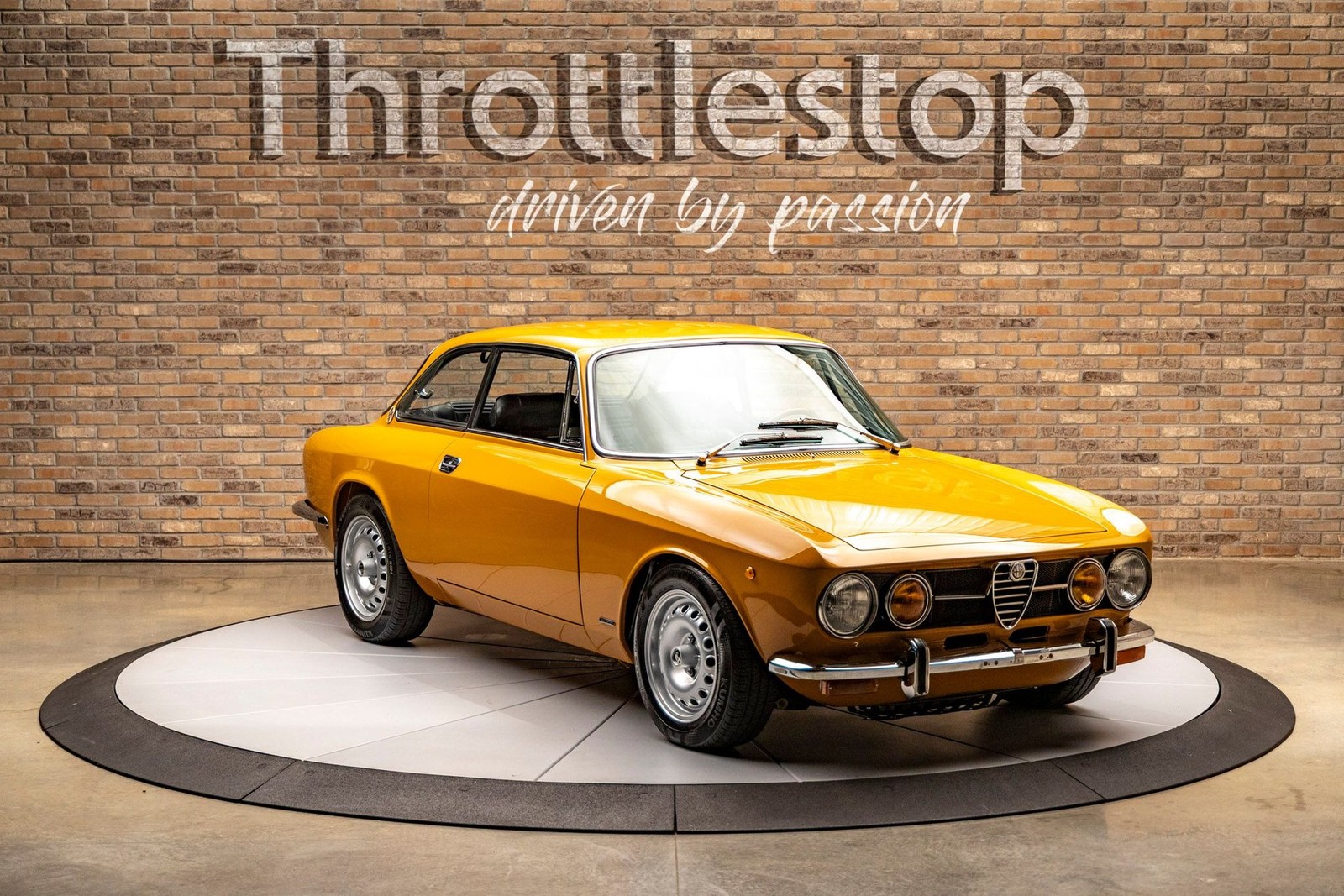 Alfa-Romeo-GTV-1750-1971-Coupe-3