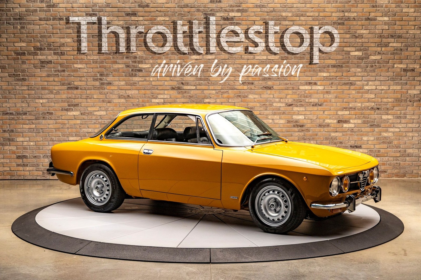 Alfa-Romeo-GTV-1750-1971-Coupe-4