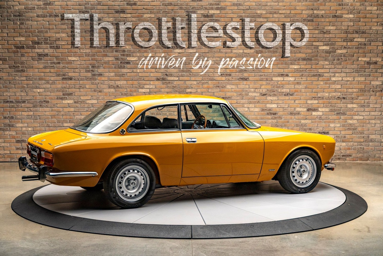 Alfa-Romeo-GTV-1750-1971-Coupe-5