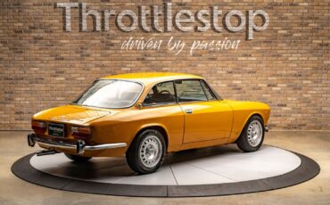 Alfa-Romeo-GTV-1750-1971-Coupe-6