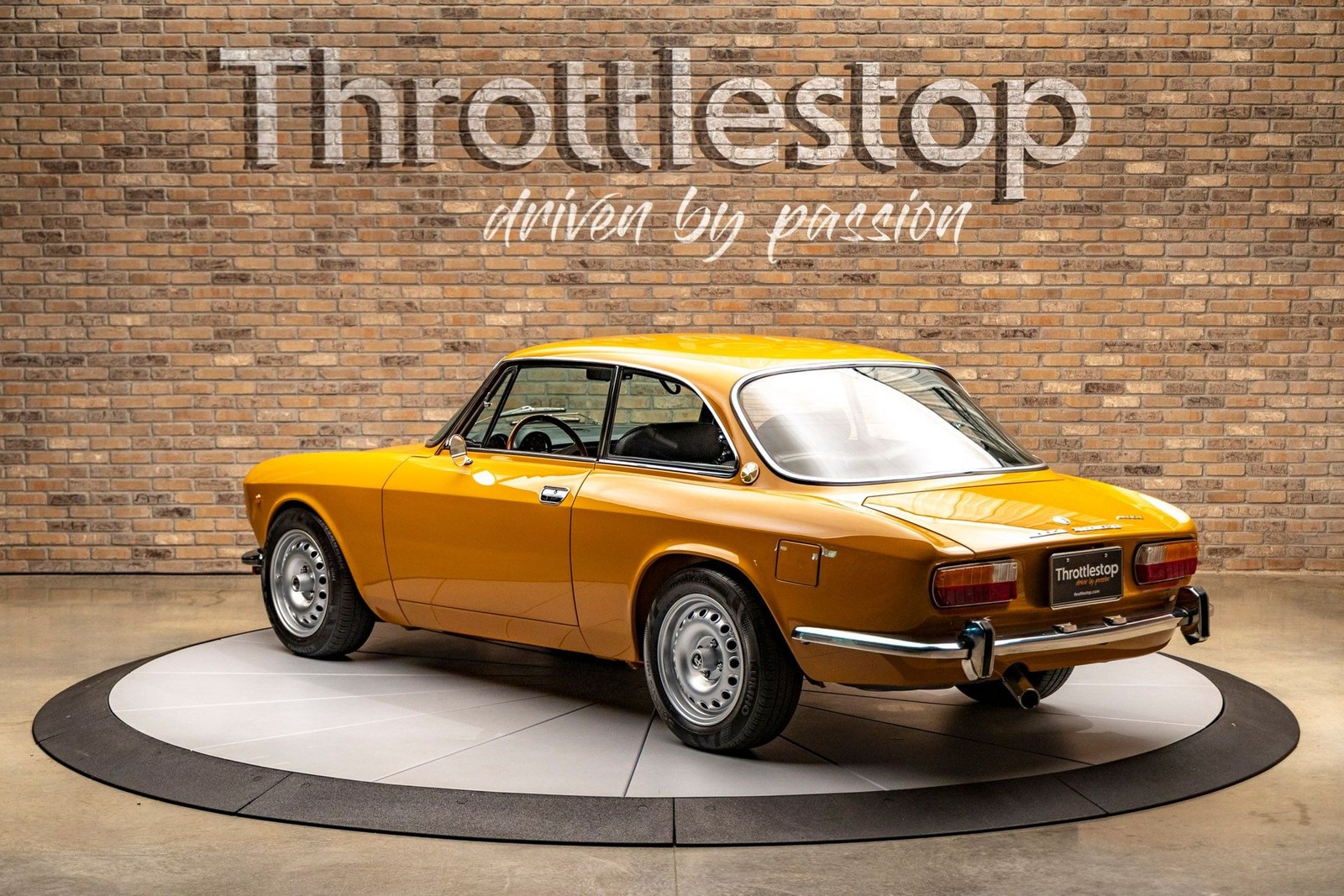 Alfa-Romeo-GTV-1750-1971-Coupe-7