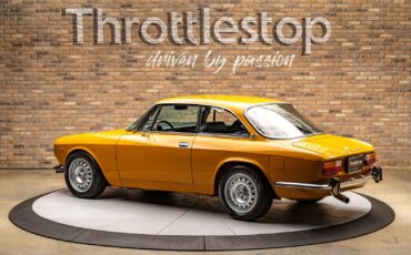 Alfa-Romeo-GTV-1750-1971-Coupe-8