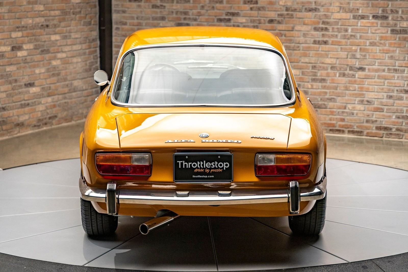 Alfa-Romeo-GTV-1750-1971-Coupe-9