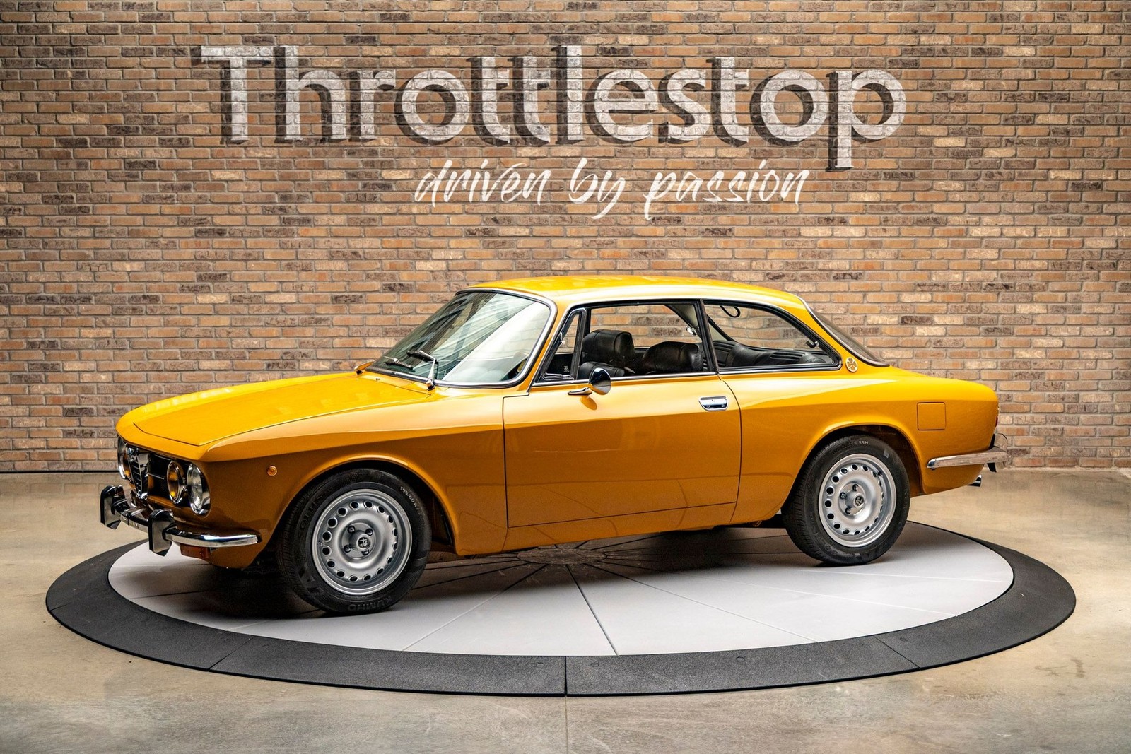 Alfa-Romeo-GTV-1750-1971-Coupe