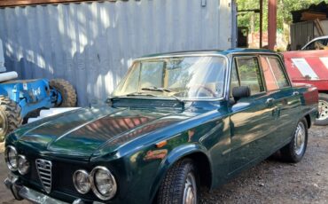 Alfa-Romeo-Giulia-1967-Sedan-1