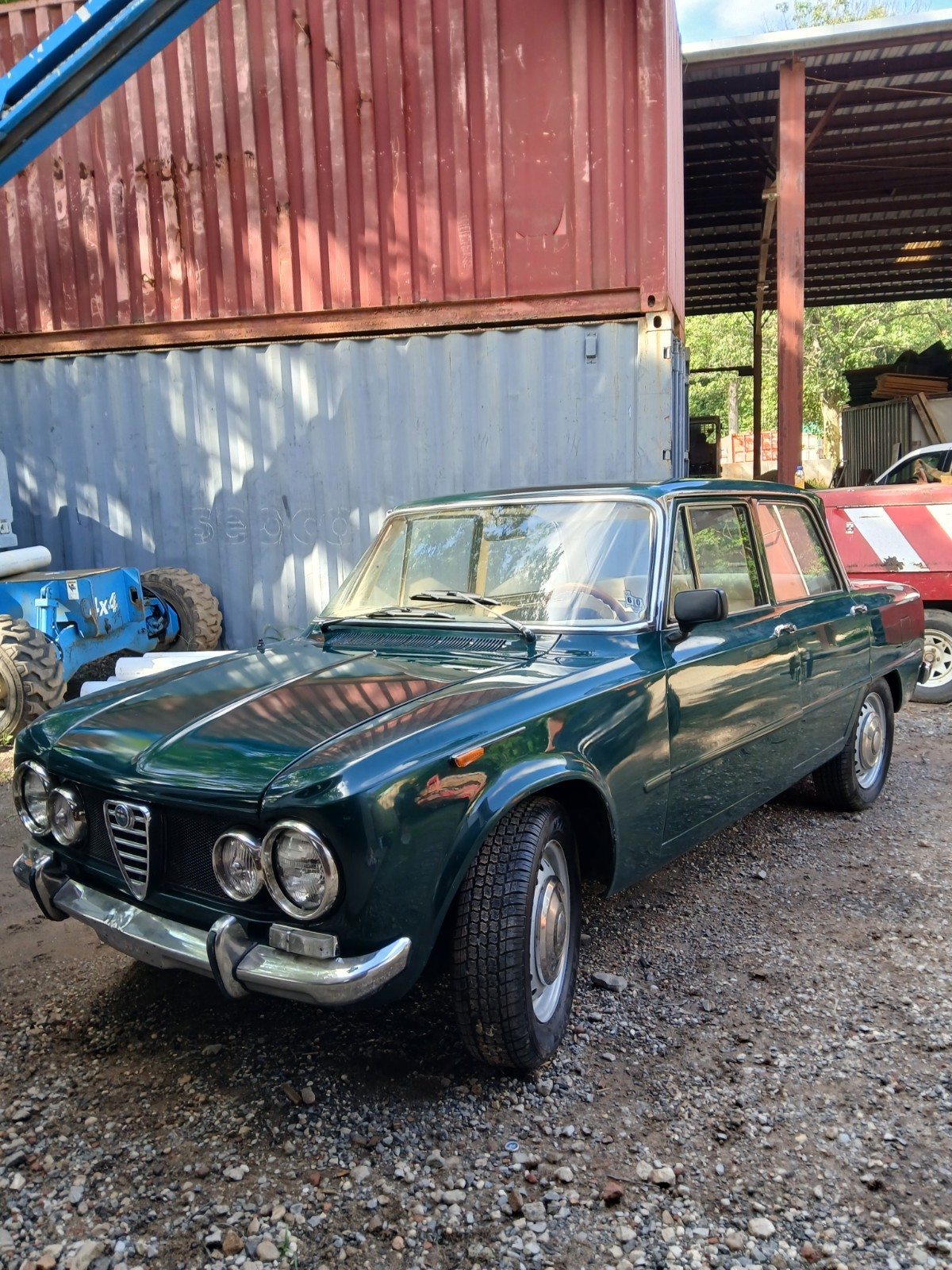 Alfa-Romeo-Giulia-1967-Sedan-1