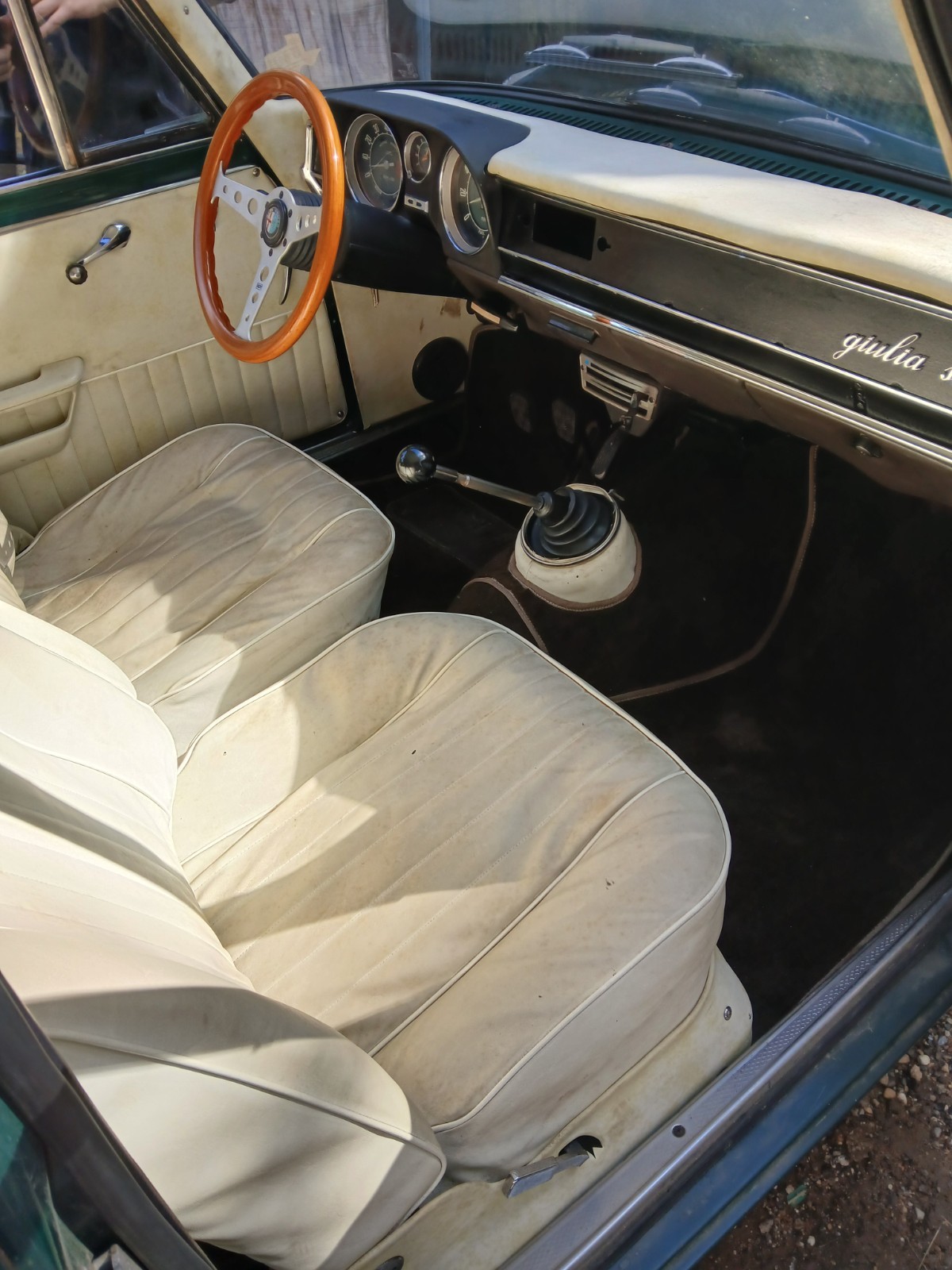 Alfa-Romeo-Giulia-1967-Sedan-18