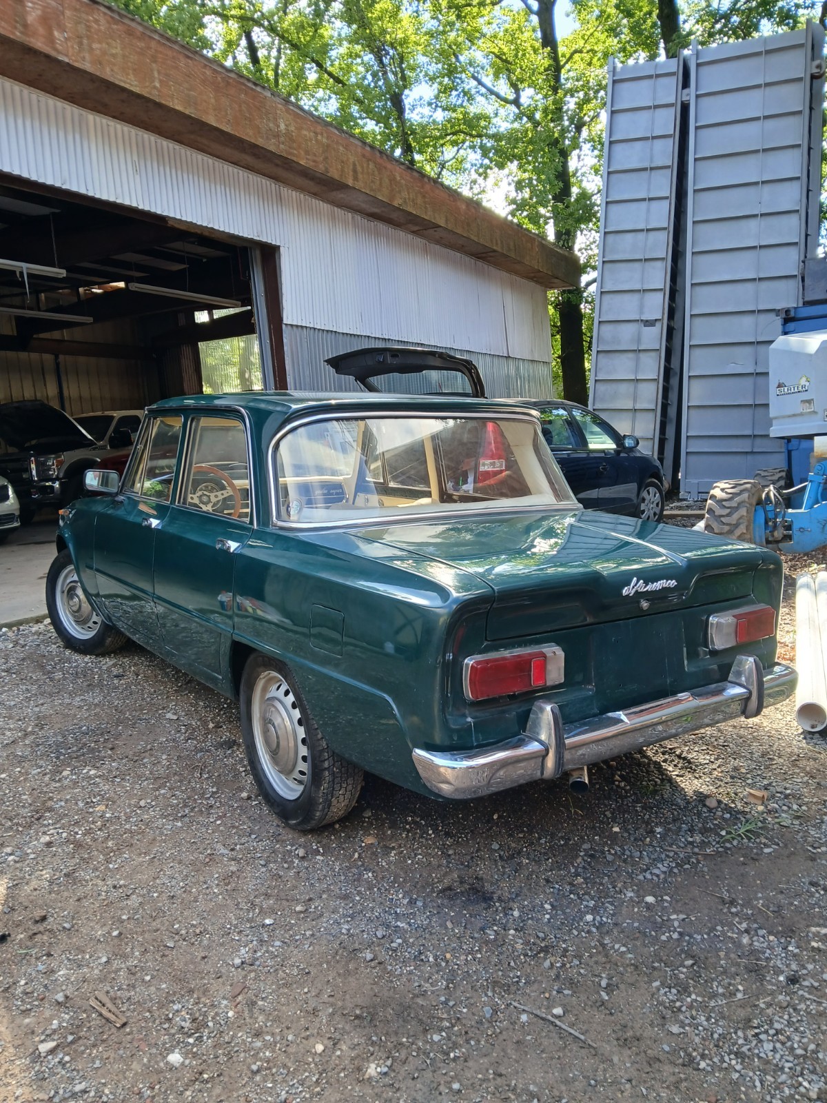 Alfa-Romeo-Giulia-1967-Sedan-3