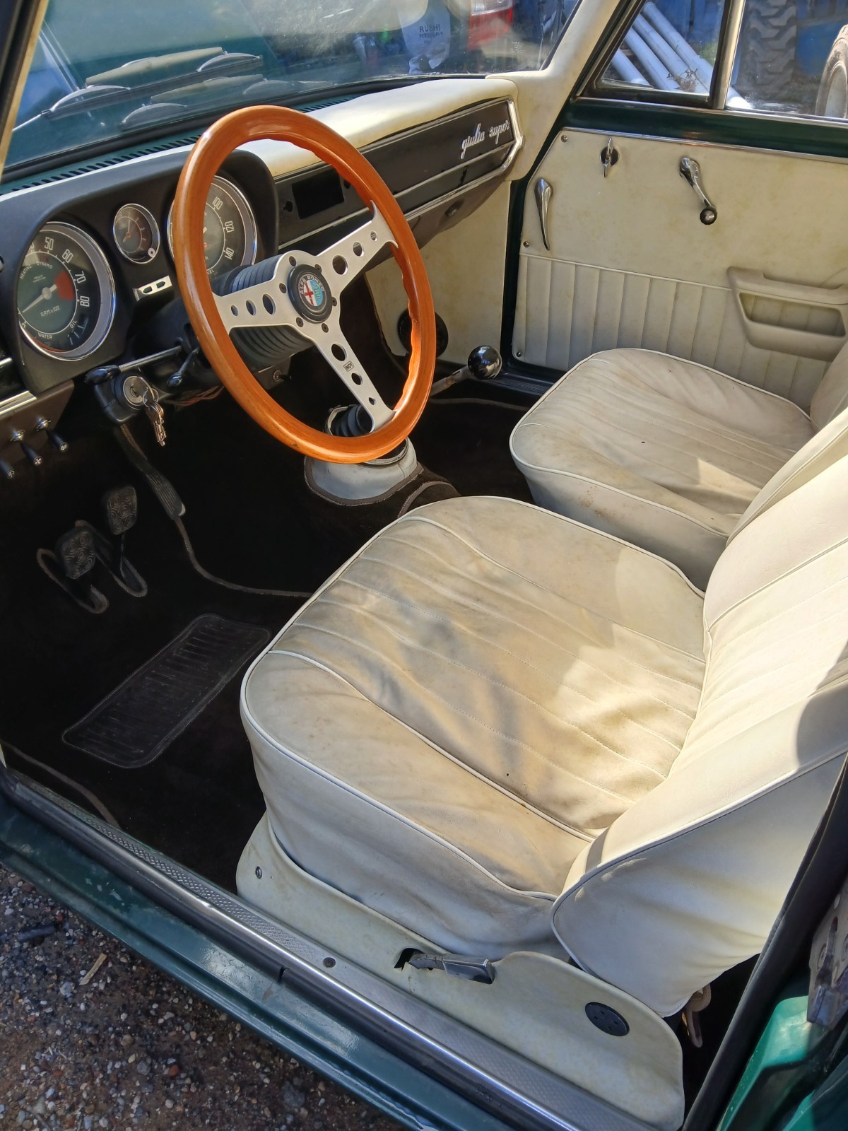 Alfa-Romeo-Giulia-1967-Sedan-6