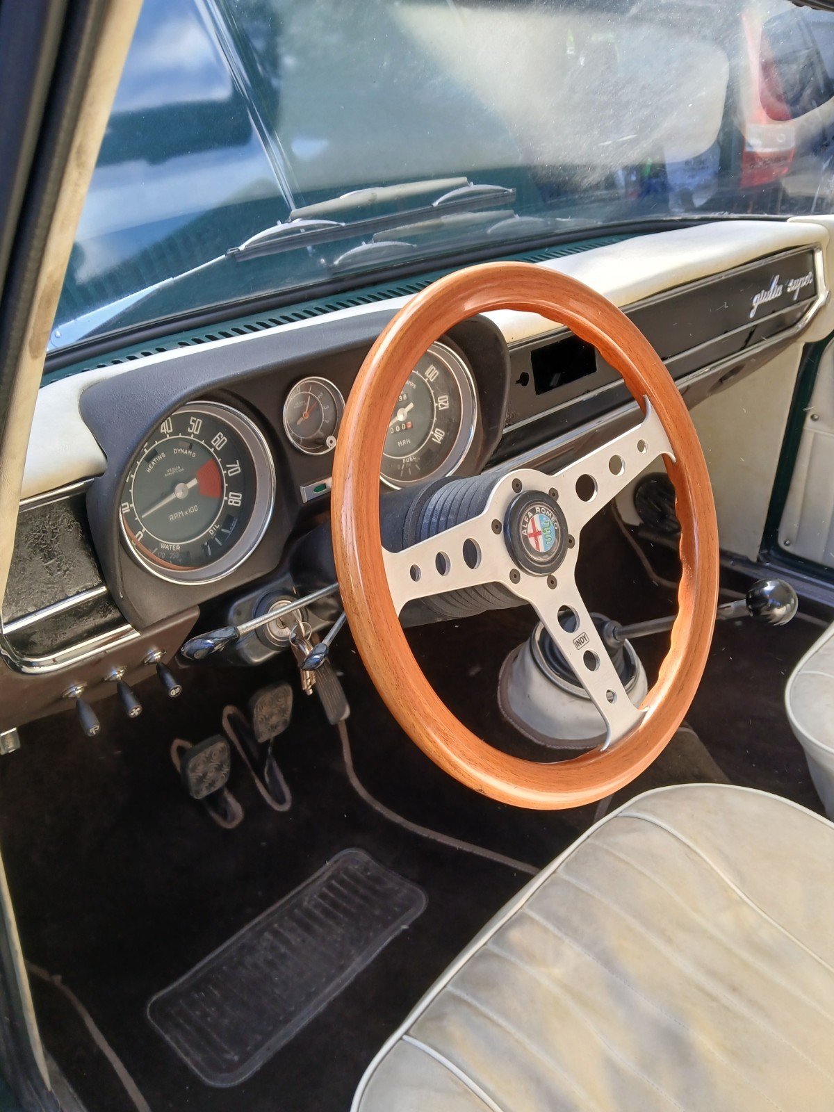 Alfa-Romeo-Giulia-1967-Sedan-7