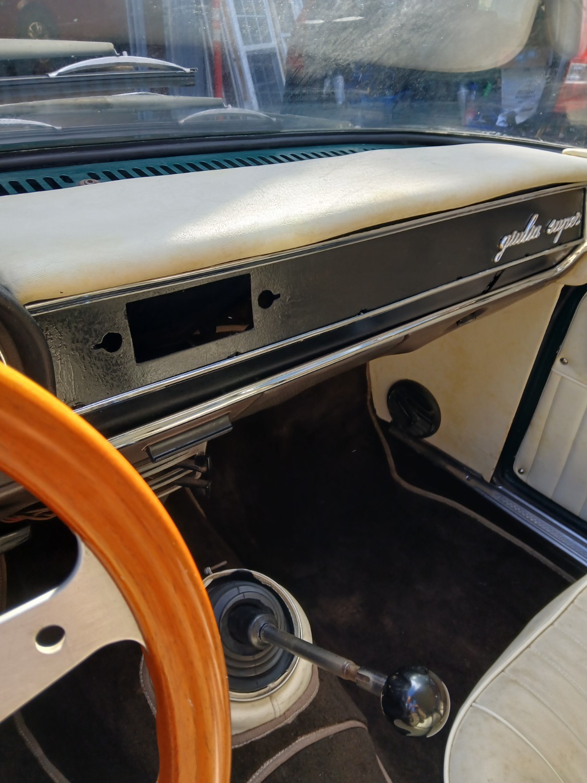 Alfa-Romeo-Giulia-1967-Sedan-9