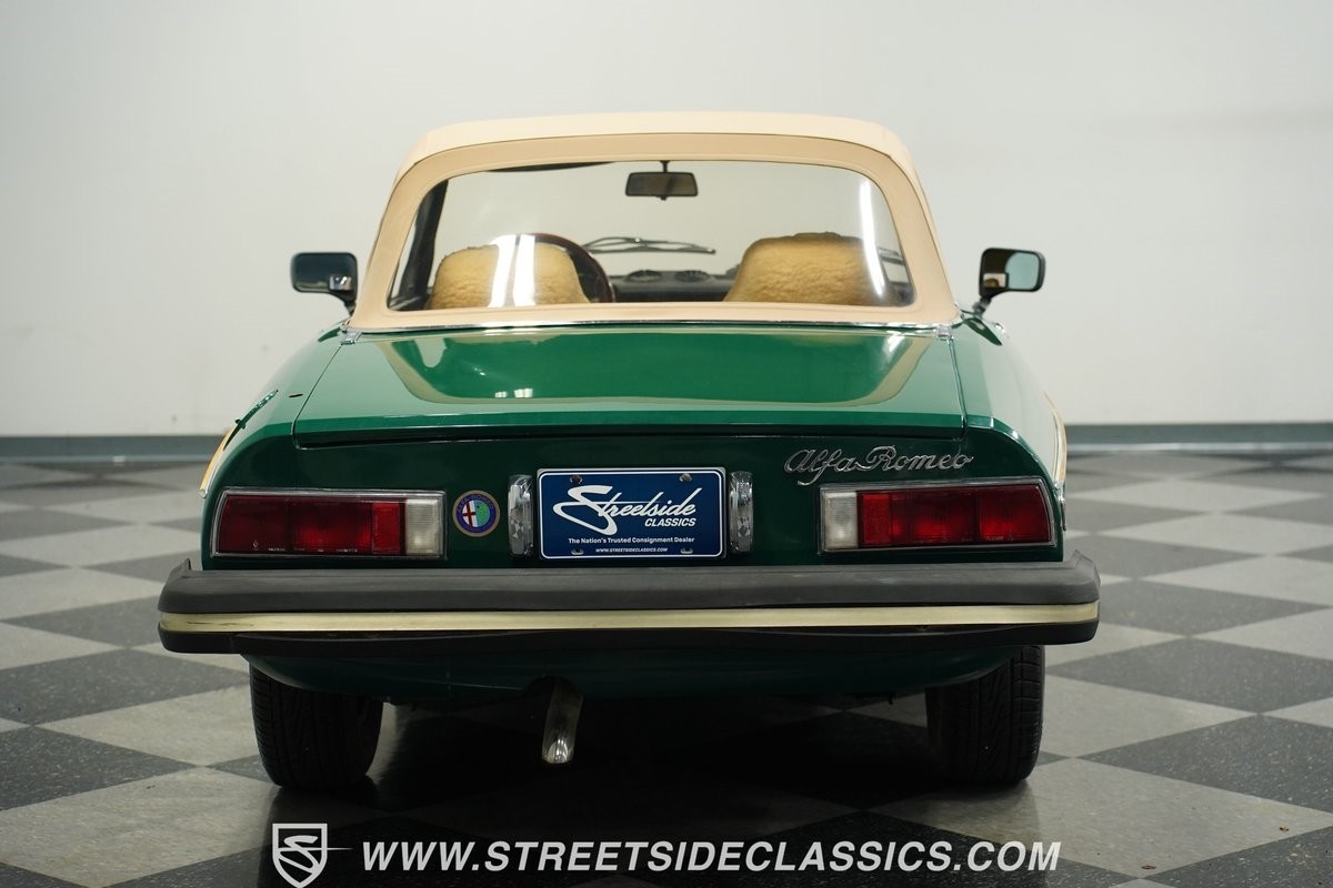 Alfa-Romeo-Spider-1978-Convertible-10