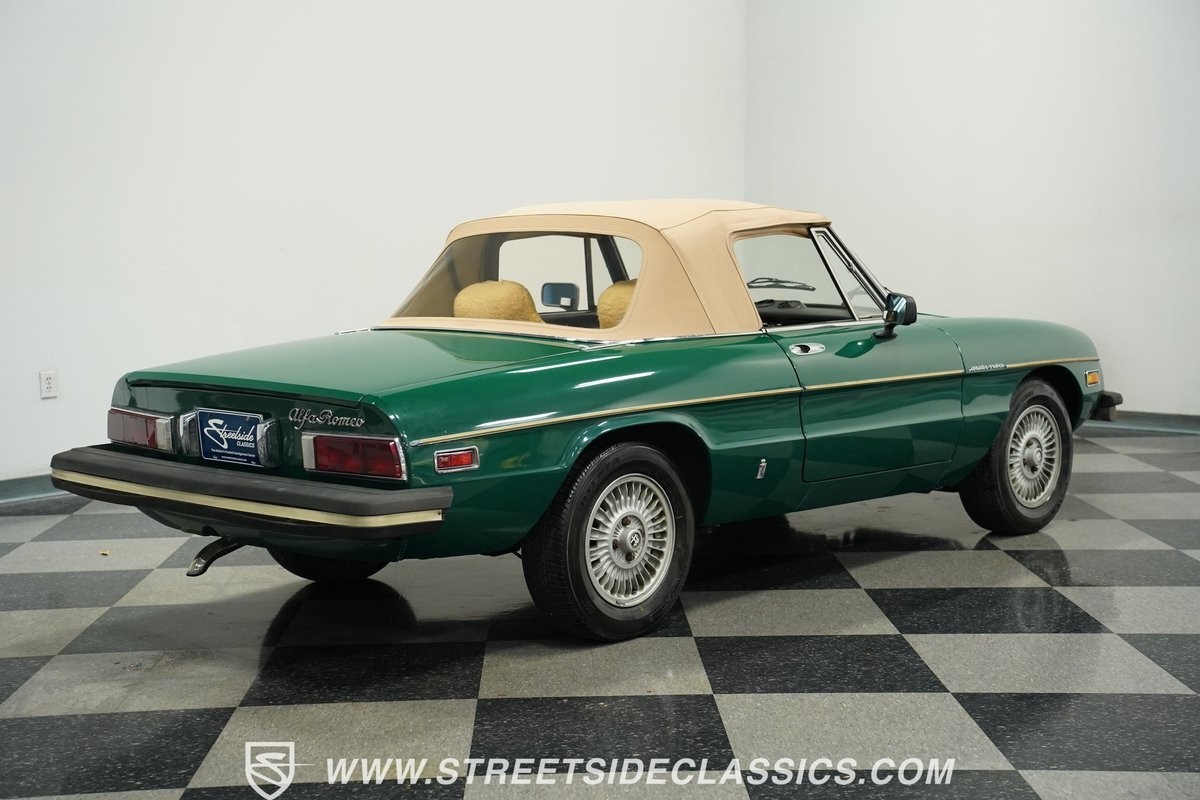Alfa-Romeo-Spider-1978-Convertible-12