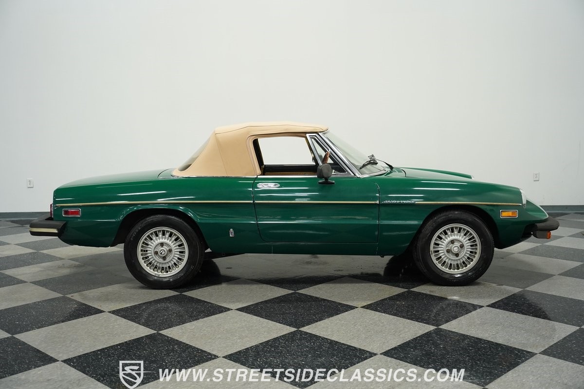 Alfa-Romeo-Spider-1978-Convertible-14