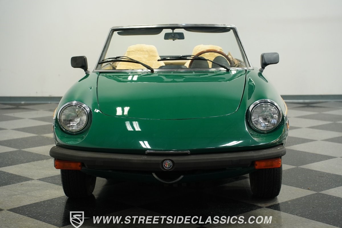 Alfa-Romeo-Spider-1978-Convertible-17