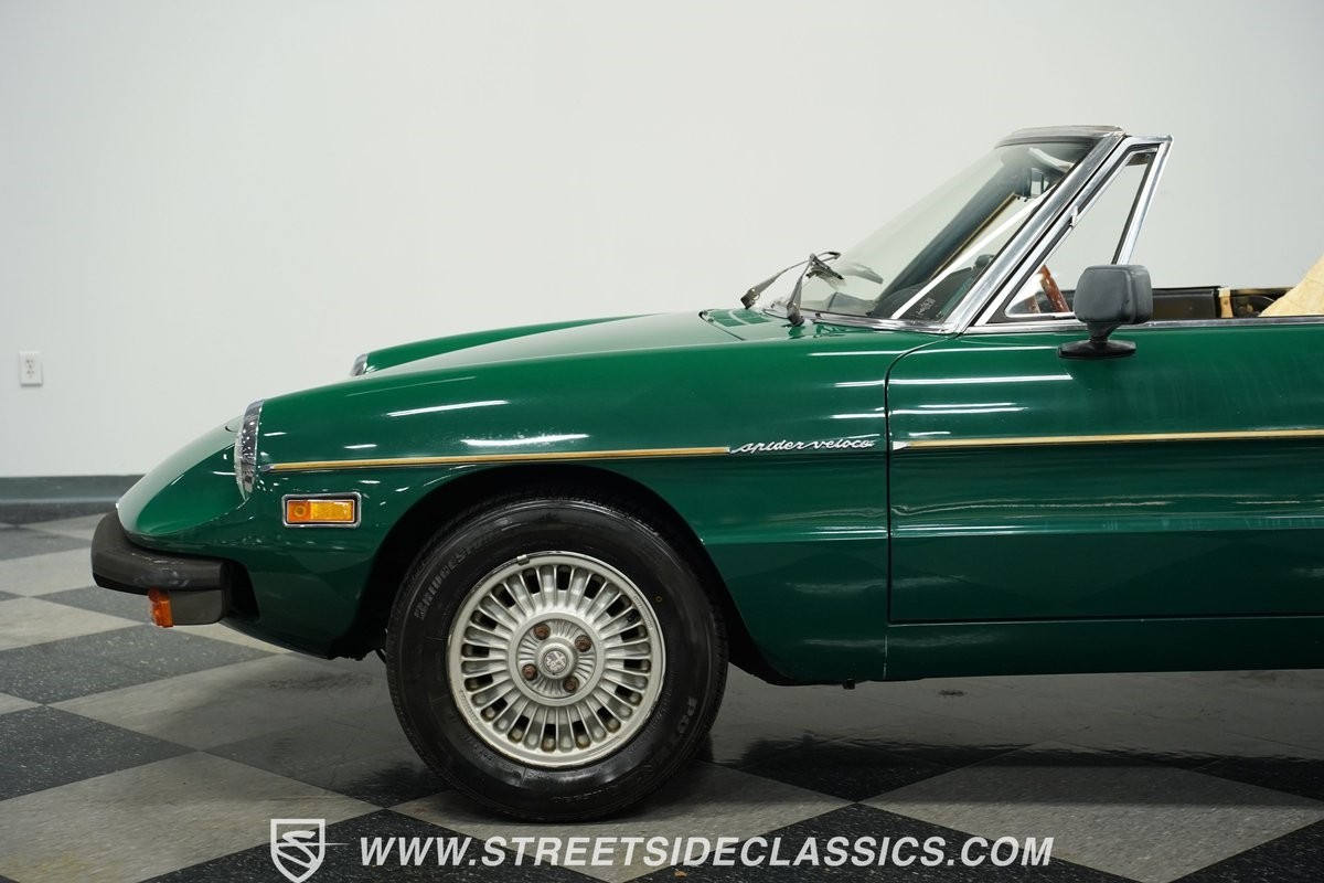Alfa-Romeo-Spider-1978-Convertible-20