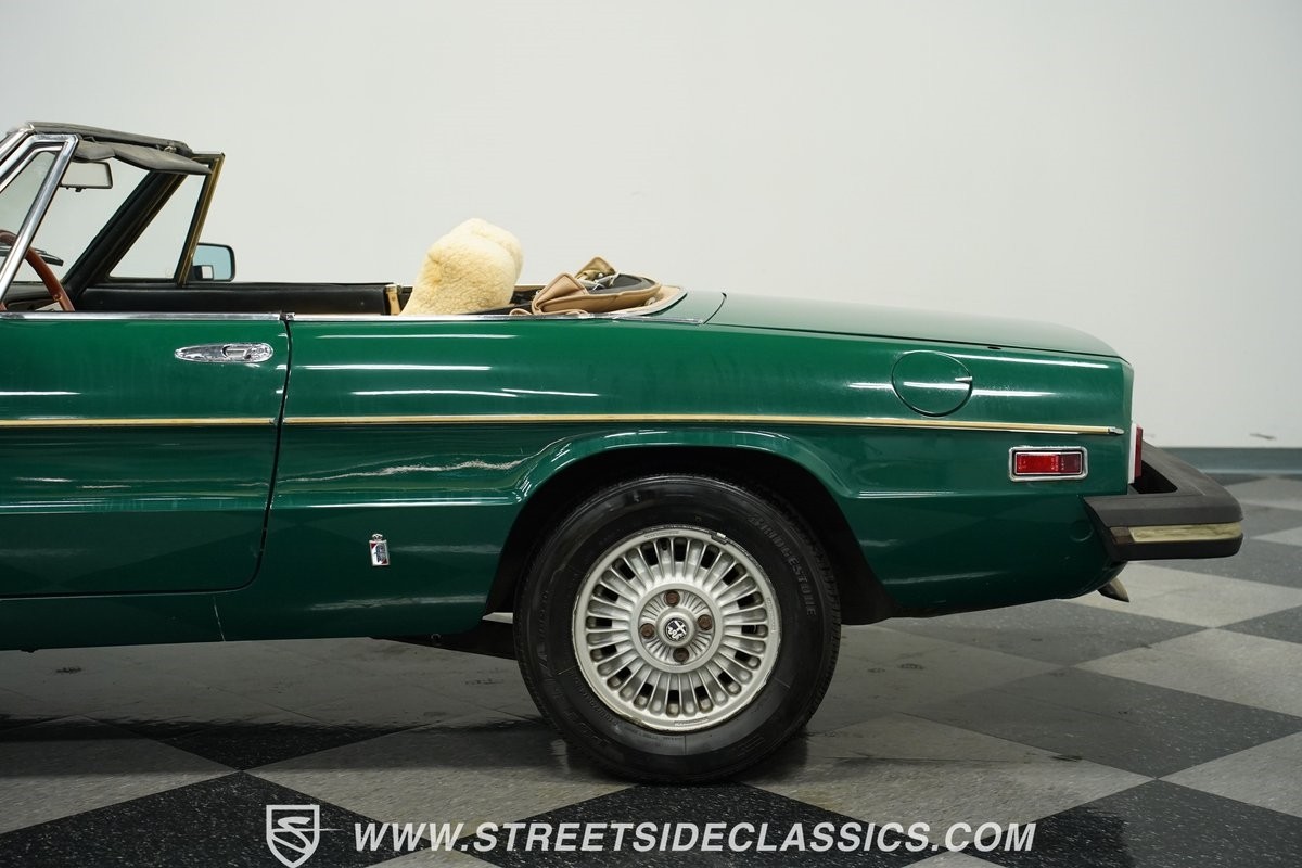 Alfa-Romeo-Spider-1978-Convertible-21