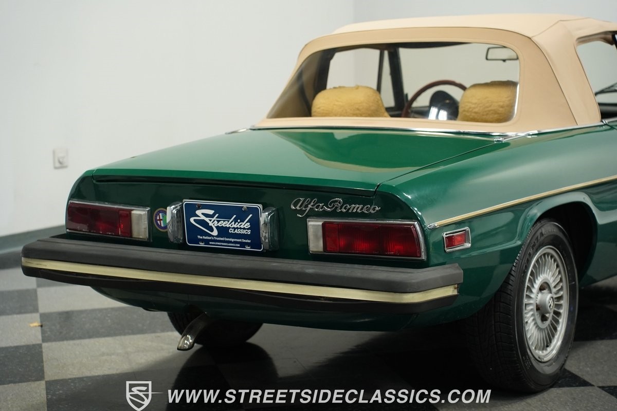Alfa-Romeo-Spider-1978-Convertible-23