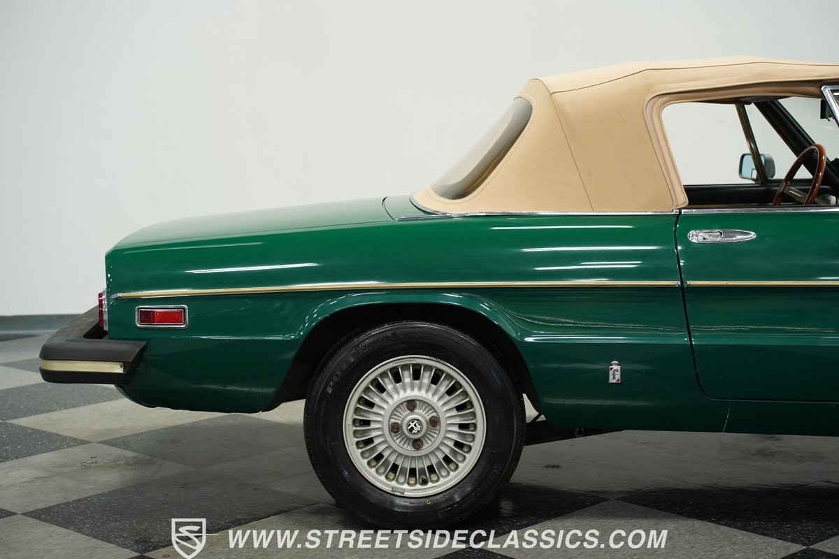 Alfa-Romeo-Spider-1978-Convertible-26