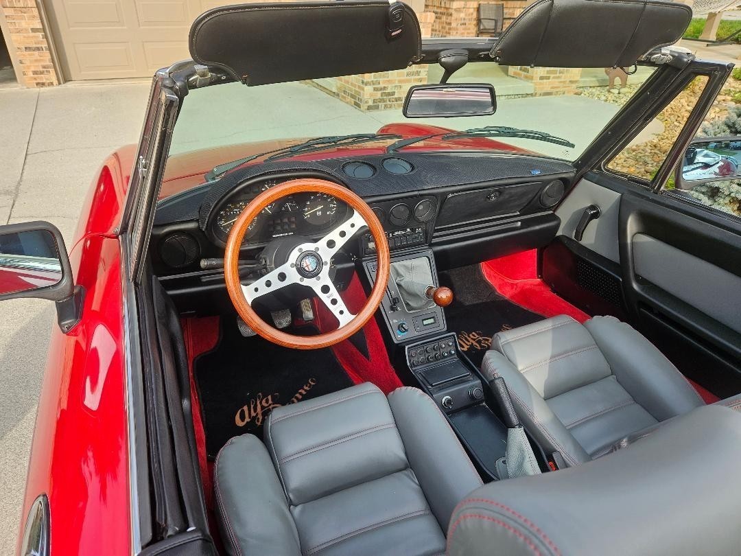Alfa-Romeo-Spider-1989-Convertible-1