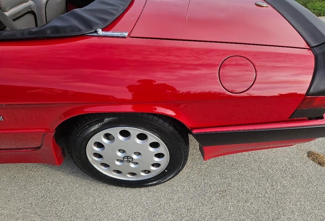 Alfa-Romeo-Spider-1989-Convertible-11