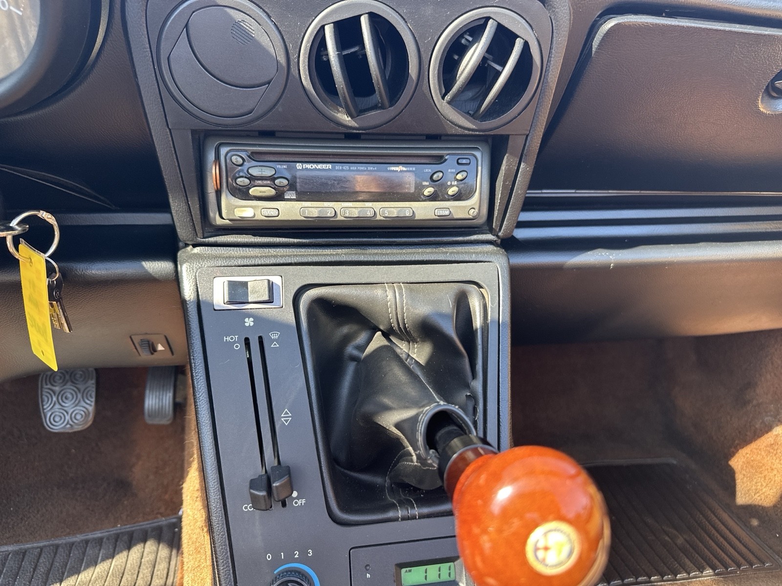 Alfa-Romeo-Spider-1989-Convertible-23