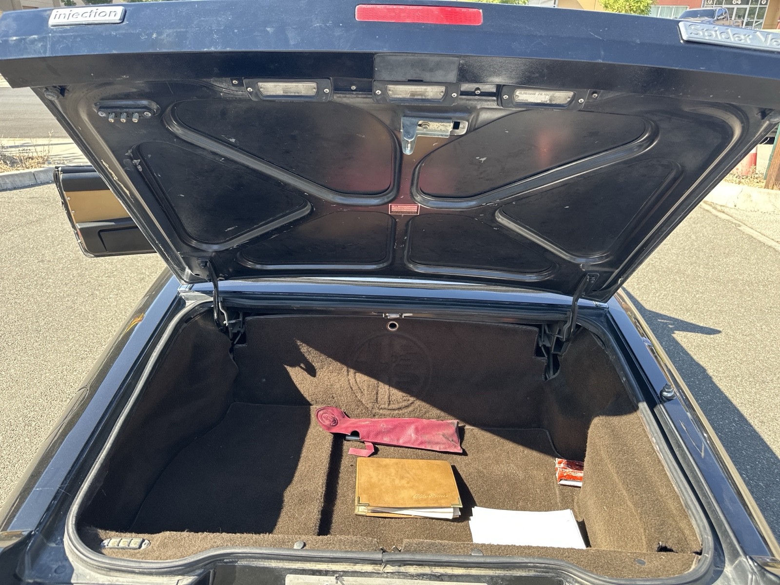Alfa-Romeo-Spider-1989-Convertible-26