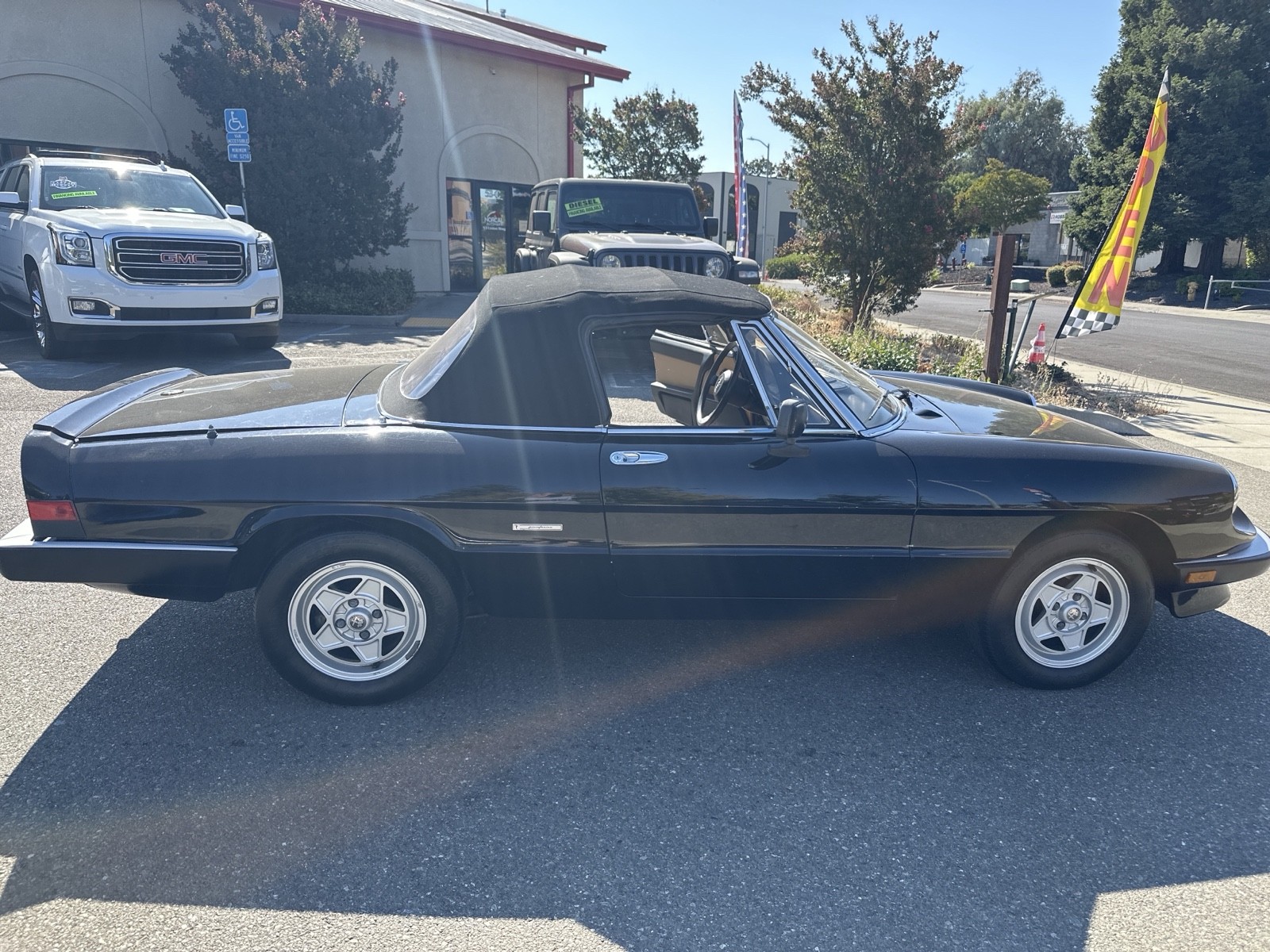 Alfa-Romeo-Spider-1989-Convertible-9