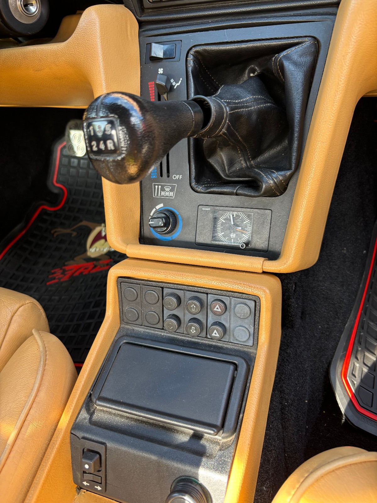 Alfa-Romeo-Spider-1992-Convertible-18