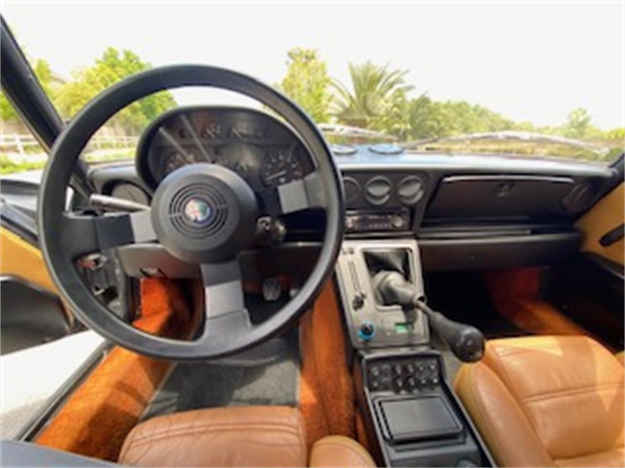 Alfa-romeo-2000-spider-veloce-1988-Black-Tan-6