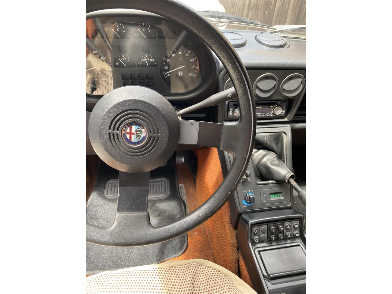 Alfa-romeo-2000-spider-veloce-1988-Black-Tan-7