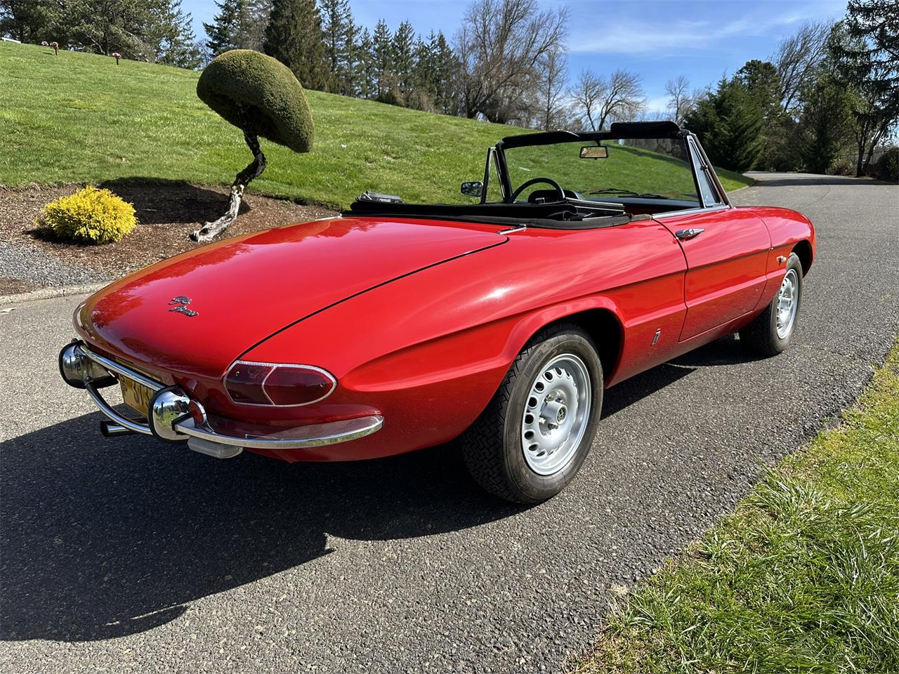 Alfa-romeo-Duetto-1967-Red-Black-10