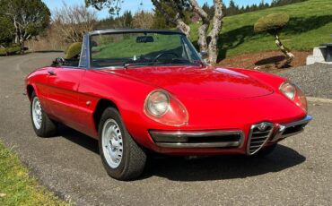 Alfa-romeo-Duetto-1967-Red-Black-11