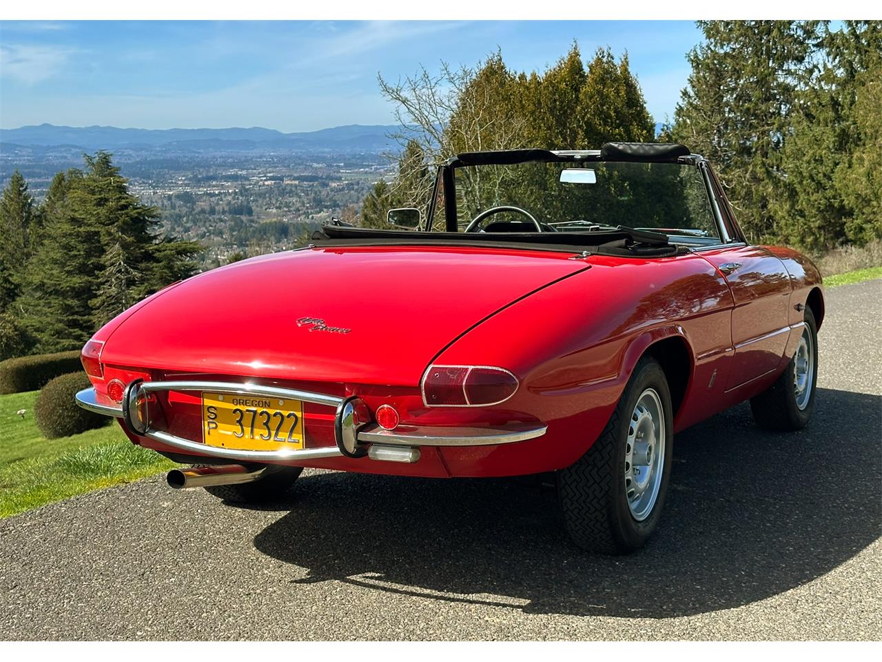 Alfa-romeo-Duetto-1967-Red-Black-13