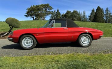 Alfa-romeo-Duetto-1967-Red-Black-14