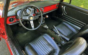 Alfa-romeo-Duetto-1967-Red-Black-2