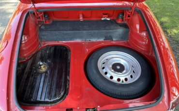 Alfa-romeo-Duetto-1967-Red-Black-20