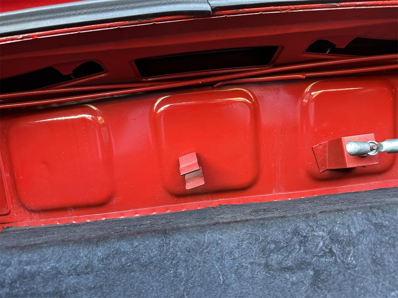 Alfa-romeo-Duetto-1967-Red-Black-21