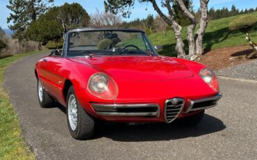 Alfa-romeo-Duetto-1967-Red-Black-28