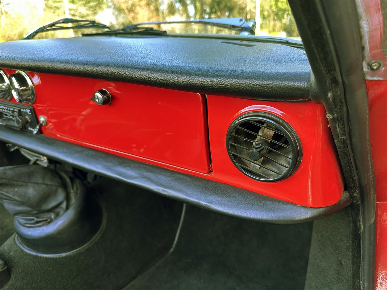 Alfa-romeo-Duetto-1967-Red-Black-33