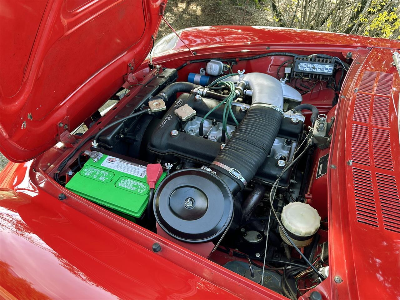 Alfa-romeo-Duetto-1967-Red-Black-34