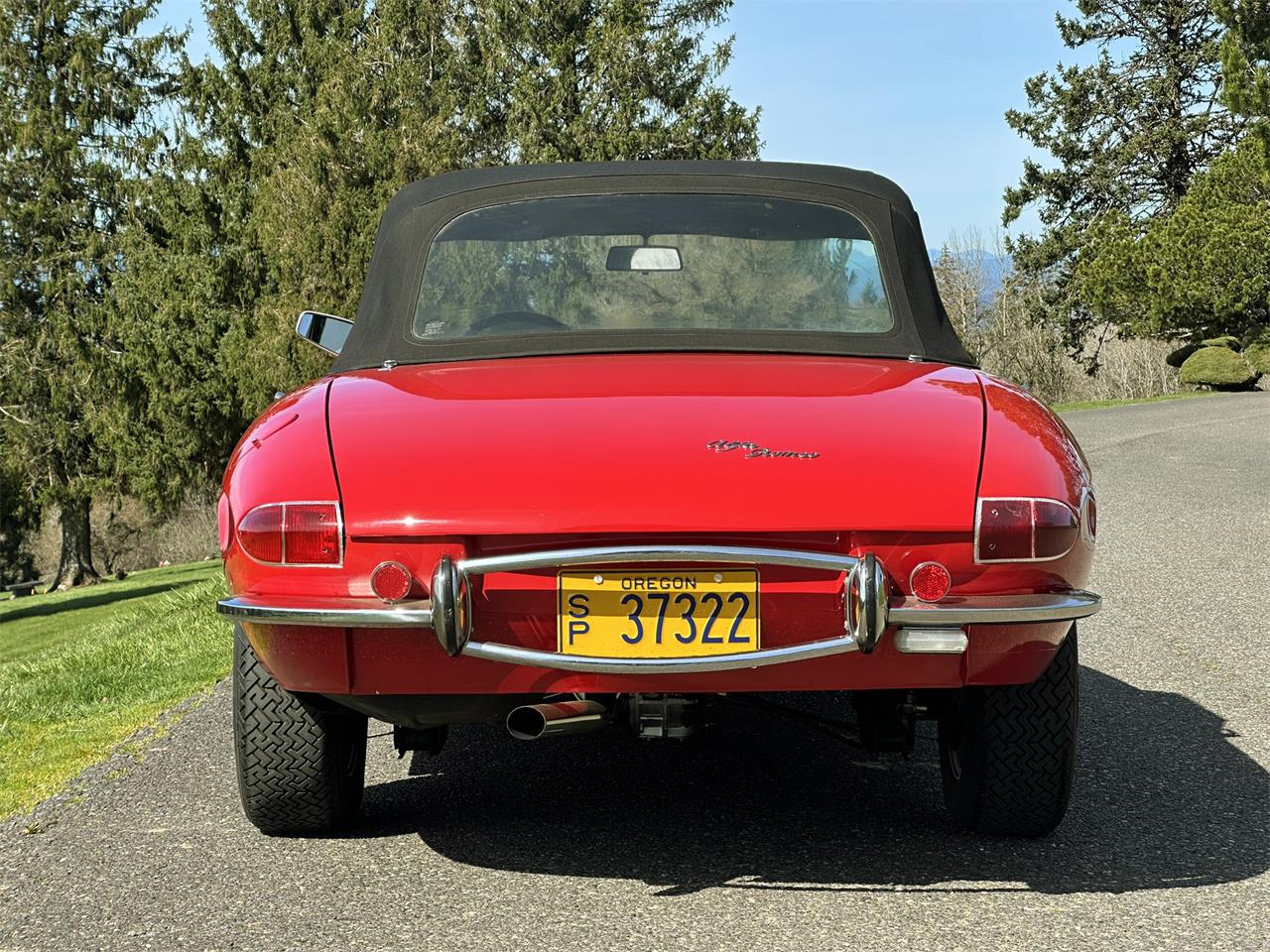Alfa-romeo-Duetto-1967-Red-Black-7