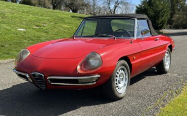 Alfa-romeo-Duetto-1967-Red-Black-8